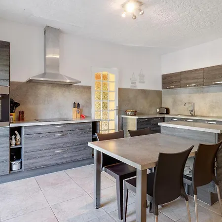 Сasa de vacaciones Lovely Home In Sainte Maxime *