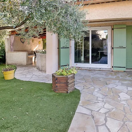 Сasa de vacaciones Lovely Home In Sainte Maxime