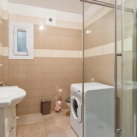 Lovely Home In Sainte Maxime Сasa de vacaciones *